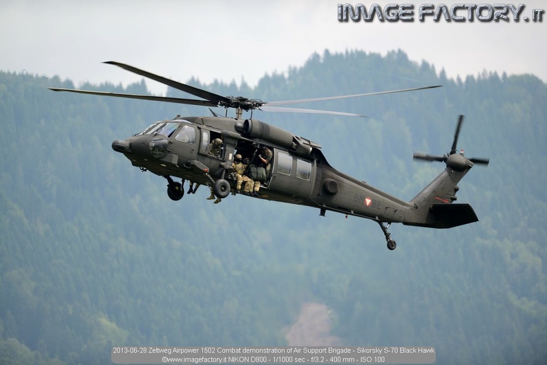 2013-06-28 Zeltweg Airpower 1502 Combat demonstration of Air Support Brigade - Sikorsky S-70 Black Hawk.jpg